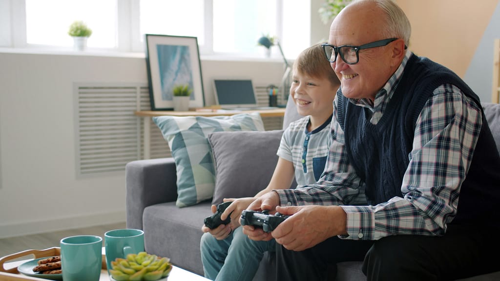 Un estudio en España evaluará si videojuegos comerciales pueden aportar en personas mayores con deterioro cognitivo.