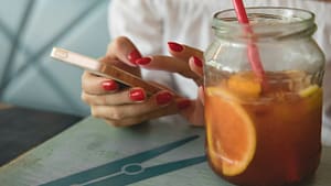 Esta popular app está consumiendo mucha batería en tu smartphone y quizá no deberías tenerla