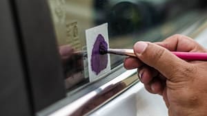 Desde microfracturas hasta vidrios inutilizables: los riesgos de un grabado de patente mal hecho