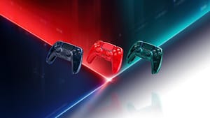 Tres controles DualSense transparentes de la colección Prism para PlayStation 5