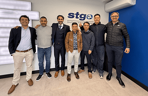 Robots y automatización de bodegas presentados por STG y Mushiny en Chile
