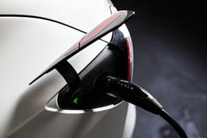 Alemania permitirá usar la batería del auto eléctrico para alimentar la casa y devolver energía a la red